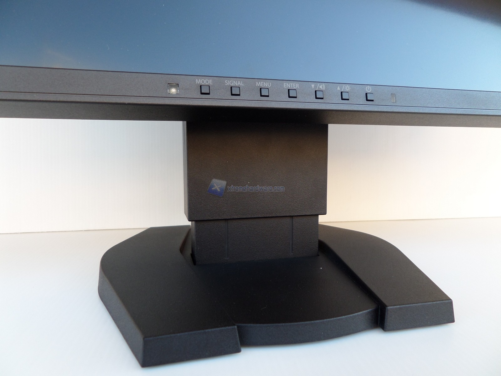 EIZO FG2421 08